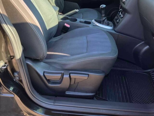 Черный Ниссан Кашкай, объемом двигателя 1.6 л и пробегом 174 тыс. км за 8900 $, фото 10 на Automoto.ua