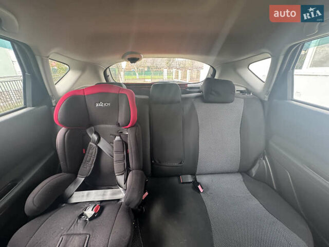 Черный Ниссан Кашкай, объемом двигателя 1.5 л и пробегом 280 тыс. км за 8400 $, фото 6 на Automoto.ua