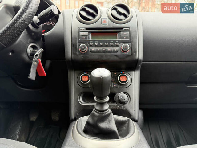 Черный Ниссан Кашкай, объемом двигателя 1.46 л и пробегом 330 тыс. км за 9000 $, фото 41 на Automoto.ua