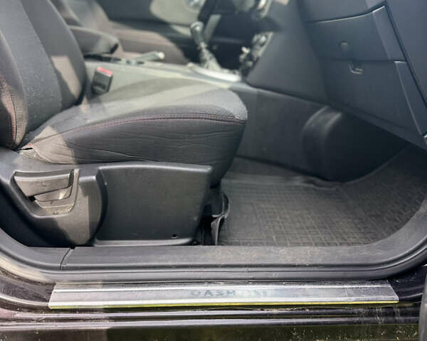 Черный Ниссан Кашкай, объемом двигателя 1.5 л и пробегом 280 тыс. км за 8400 $, фото 4 на Automoto.ua