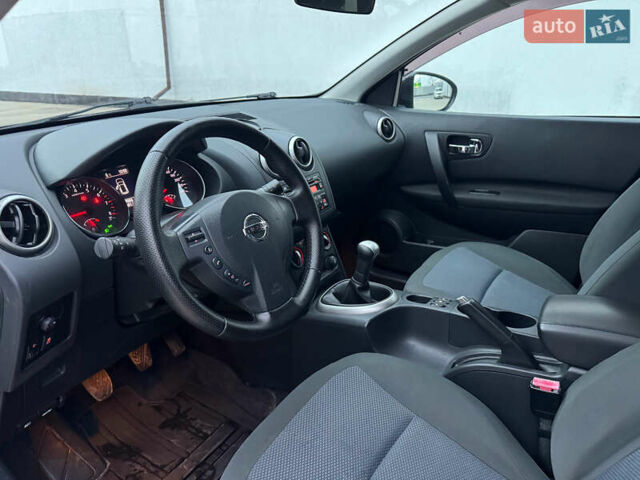 Черный Ниссан Кашкай, объемом двигателя 1.6 л и пробегом 168 тыс. км за 9500 $, фото 10 на Automoto.ua