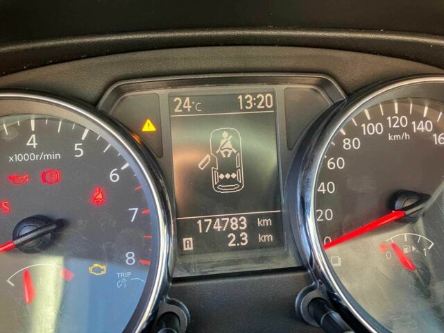 Черный Ниссан Кашкай, объемом двигателя 1.6 л и пробегом 174 тыс. км за 8900 $, фото 13 на Automoto.ua