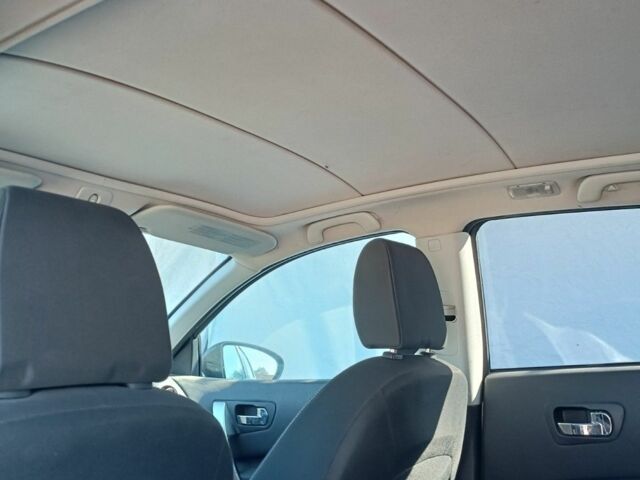 Черный Ниссан Кашкай, объемом двигателя 2 л и пробегом 169 тыс. км за 9799 $, фото 5 на Automoto.ua