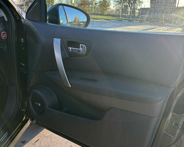 Черный Ниссан Кашкай, объемом двигателя 1.46 л и пробегом 261 тыс. км за 10700 $, фото 44 на Automoto.ua