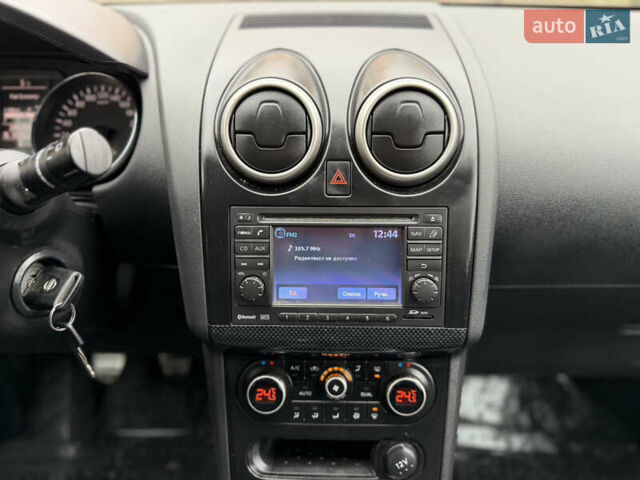 Черный Ниссан Кашкай, объемом двигателя 1.46 л и пробегом 280 тыс. км за 9400 $, фото 54 на Automoto.ua