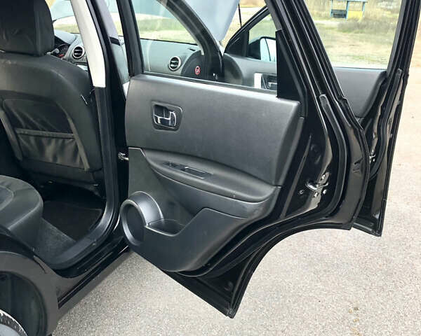 Черный Ниссан Кашкай, объемом двигателя 1.5 л и пробегом 192 тыс. км за 11500 $, фото 54 на Automoto.ua