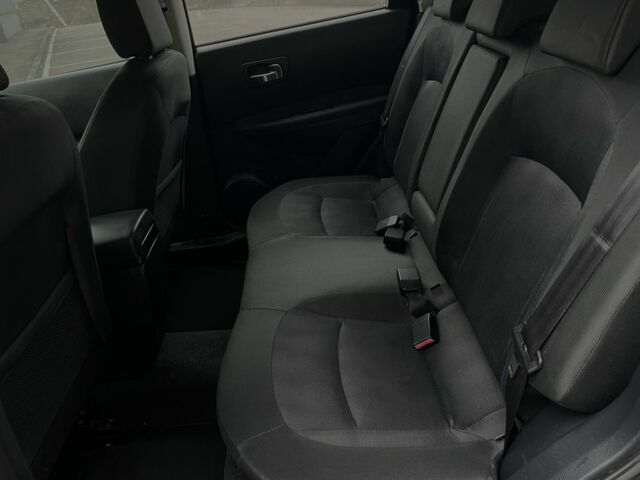 Черный Ниссан Кашкай, объемом двигателя 1.6 л и пробегом 170 тыс. км за 10999 $, фото 14 на Automoto.ua