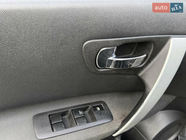 Черный Ниссан Кашкай, объемом двигателя 2 л и пробегом 174 тыс. км за 10999 $, фото 44 на Automoto.ua