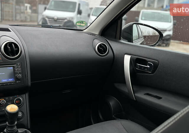 Черный Ниссан Кашкай, объемом двигателя 1.5 л и пробегом 196 тыс. км за 10800 $, фото 45 на Automoto.ua