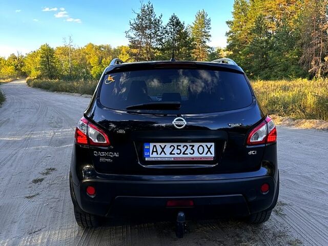 Черный Ниссан Кашкай, объемом двигателя 2 л и пробегом 235 тыс. км за 11500 $, фото 4 на Automoto.ua