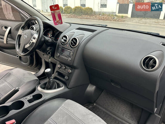Черный Ниссан Кашкай, объемом двигателя 1.6 л и пробегом 211 тыс. км за 9999 $, фото 53 на Automoto.ua