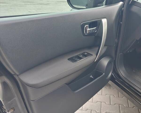 Чорний Ніссан Кашкай, об'ємом двигуна 2 л та пробігом 215 тис. км за 11599 $, фото 18 на Automoto.ua