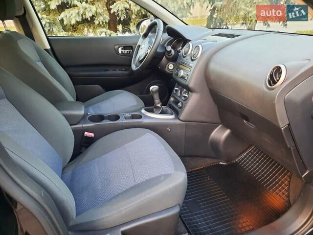 Черный Ниссан Кашкай, объемом двигателя 1.6 л и пробегом 211 тыс. км за 10800 $, фото 58 на Automoto.ua