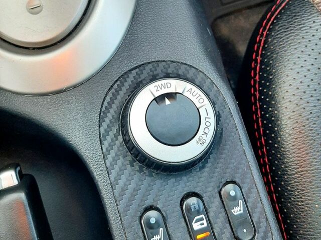 Чорний Ніссан Кашкай, об'ємом двигуна 2 л та пробігом 181 тис. км за 12000 $, фото 6 на Automoto.ua