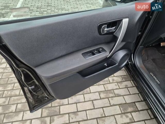 Черный Ниссан Кашкай, объемом двигателя 2 л и пробегом 108 тыс. км за 13600 $, фото 31 на Automoto.ua