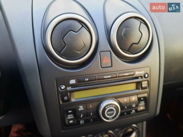 Черный Ниссан Кашкай, объемом двигателя 1.6 л и пробегом 211 тыс. км за 10800 $, фото 17 на Automoto.ua