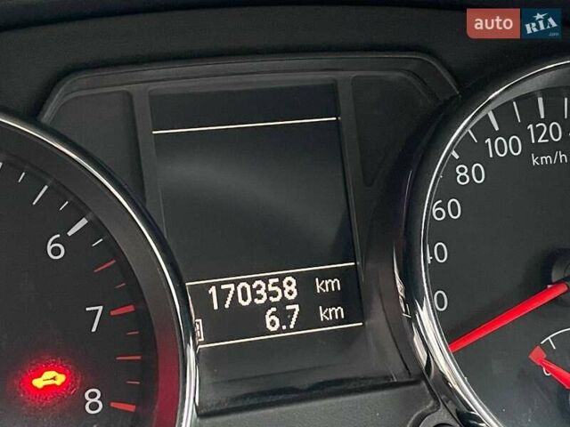 Черный Ниссан Кашкай, объемом двигателя 1.6 л и пробегом 170 тыс. км за 10699 $, фото 17 на Automoto.ua