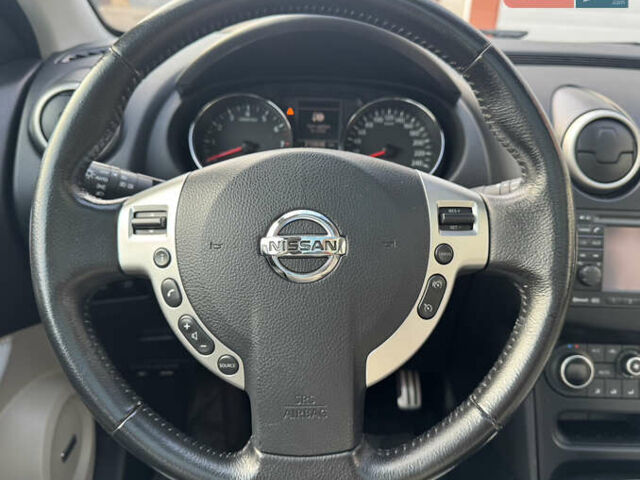 Черный Ниссан Кашкай, объемом двигателя 1.6 л и пробегом 216 тыс. км за 10999 $, фото 20 на Automoto.ua