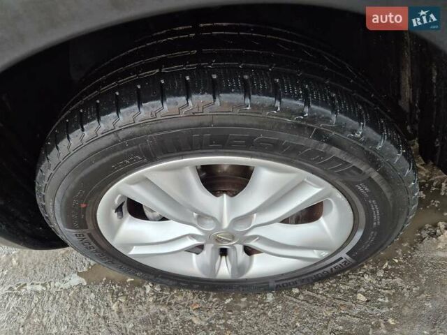 Черный Ниссан Кашкай, объемом двигателя 1.5 л и пробегом 201 тыс. км за 9950 $, фото 10 на Automoto.ua