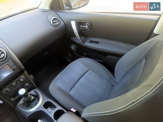 Чорний Ніссан Кашкай, об'ємом двигуна 1.6 л та пробігом 245 тис. км за 11200 $, фото 14 на Automoto.ua