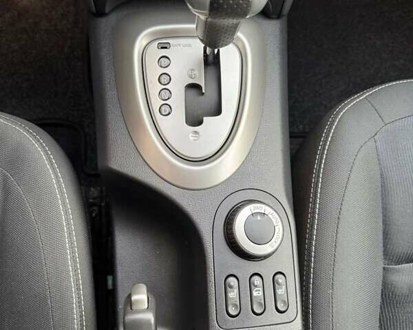 Черный Ниссан Кашкай, объемом двигателя 2 л и пробегом 231 тыс. км за 12700 $, фото 13 на Automoto.ua