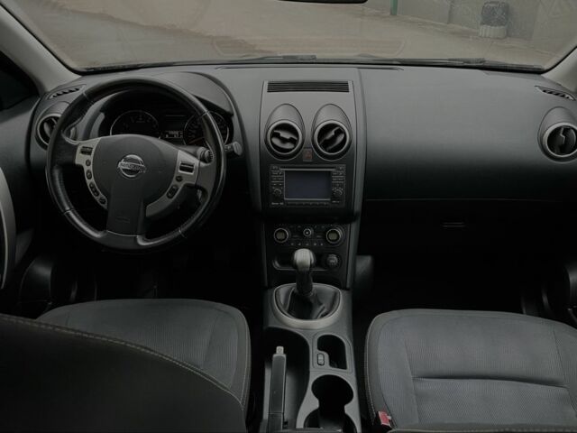 Черный Ниссан Кашкай, объемом двигателя 1.6 л и пробегом 170 тыс. км за 10999 $, фото 12 на Automoto.ua