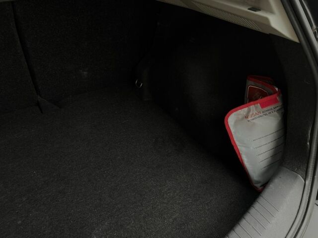 Черный Ниссан Кашкай, объемом двигателя 1.6 л и пробегом 170 тыс. км за 10999 $, фото 16 на Automoto.ua