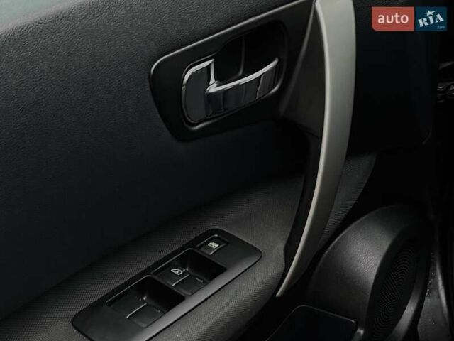 Черный Ниссан Кашкай, объемом двигателя 1.6 л и пробегом 170 тыс. км за 10699 $, фото 16 на Automoto.ua