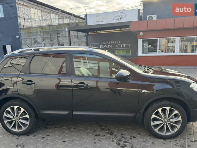 Черный Ниссан Кашкай, объемом двигателя 1.6 л и пробегом 216 тыс. км за 10999 $, фото 4 на Automoto.ua