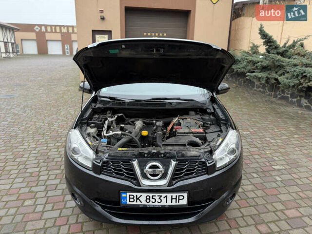 Черный Ниссан Кашкай, объемом двигателя 1.46 л и пробегом 280 тыс. км за 9400 $, фото 45 на Automoto.ua