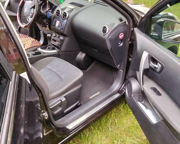 Черный Ниссан Кашкай, объемом двигателя 1.5 л и пробегом 233 тыс. км за 10600 $, фото 3 на Automoto.ua