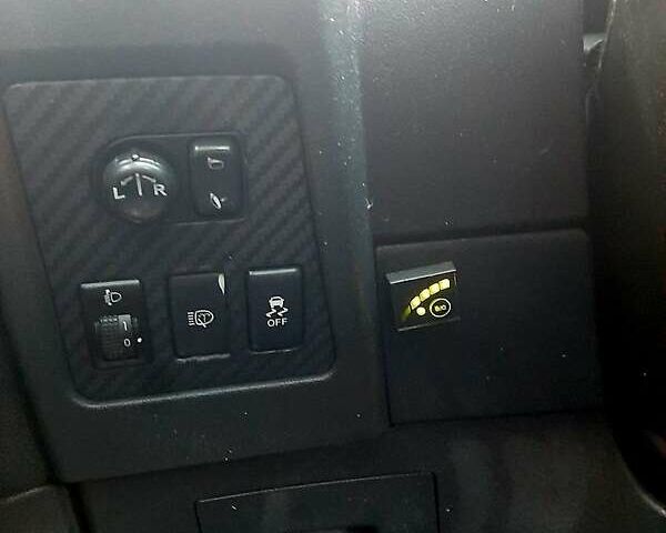 Чорний Ніссан Кашкай, об'ємом двигуна 2 л та пробігом 181 тис. км за 12000 $, фото 4 на Automoto.ua