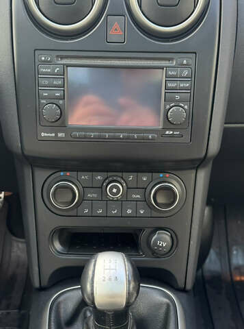 Черный Ниссан Кашкай, объемом двигателя 1.6 л и пробегом 216 тыс. км за 10999 $, фото 25 на Automoto.ua