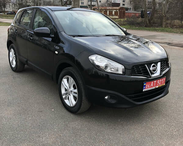 Черный Ниссан Кашкай, объемом двигателя 1.5 л и пробегом 192 тыс. км за 11500 $, фото 4 на Automoto.ua