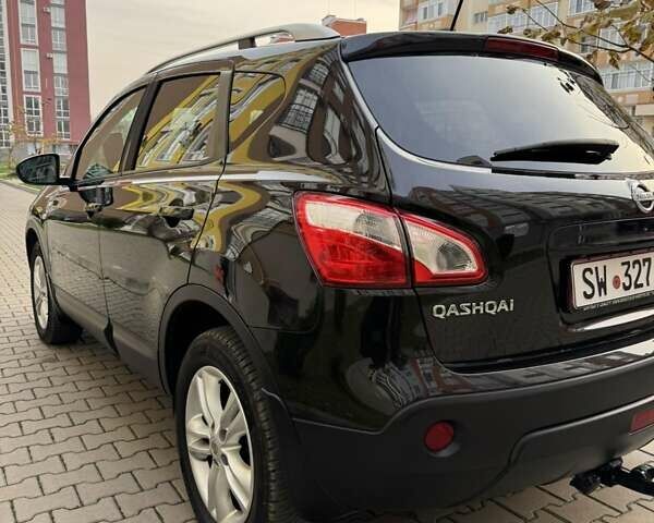 Черный Ниссан Кашкай, объемом двигателя 2 л и пробегом 231 тыс. км за 12700 $, фото 2 на Automoto.ua