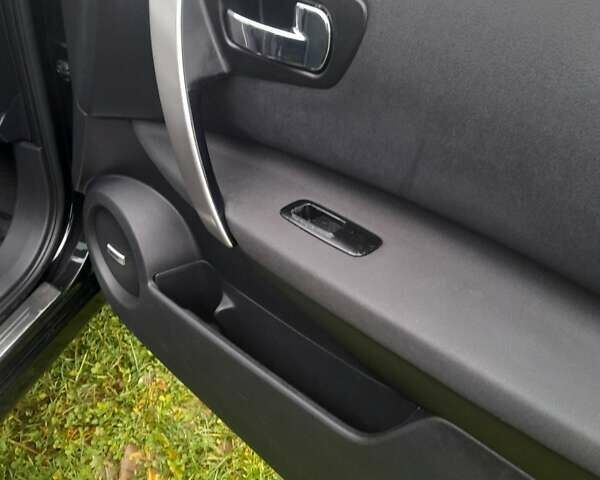 Чорний Ніссан Кашкай, об'ємом двигуна 1.46 л та пробігом 274 тис. км за 10500 $, фото 19 на Automoto.ua