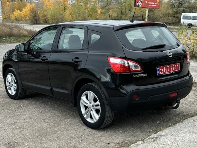 Черный Ниссан Кашкай, объемом двигателя 1.6 л и пробегом 170 тыс. км за 10999 $, фото 7 на Automoto.ua