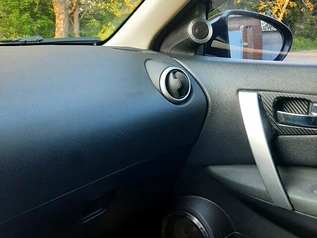 Чорний Ніссан Кашкай, об'ємом двигуна 2 л та пробігом 181 тис. км за 12000 $, фото 3 на Automoto.ua