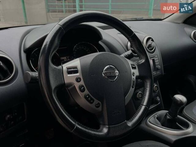 Черный Ниссан Кашкай, объемом двигателя 1.6 л и пробегом 170 тыс. км за 10699 $, фото 14 на Automoto.ua