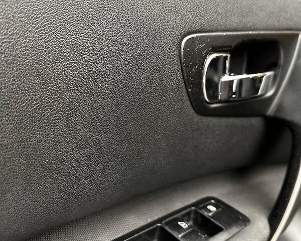 Черный Ниссан Кашкай, объемом двигателя 2 л и пробегом 225 тыс. км за 11350 $, фото 23 на Automoto.ua