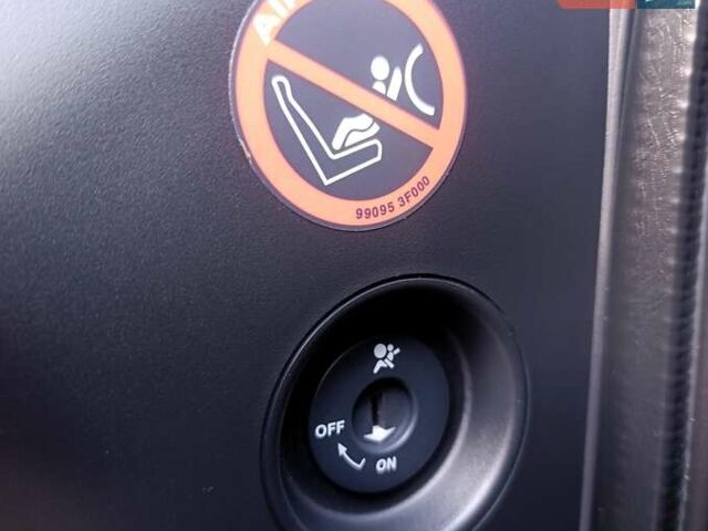 Чорний Ніссан Кашкай, об'ємом двигуна 1.6 л та пробігом 245 тис. км за 11200 $, фото 37 на Automoto.ua