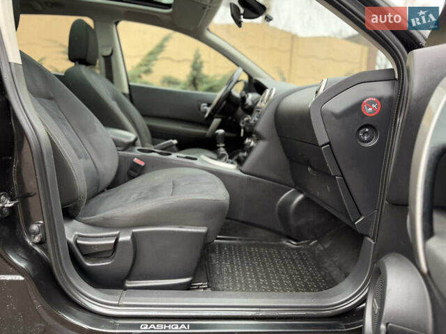 Черный Ниссан Кашкай, объемом двигателя 1.46 л и пробегом 280 тыс. км за 9400 $, фото 64 на Automoto.ua