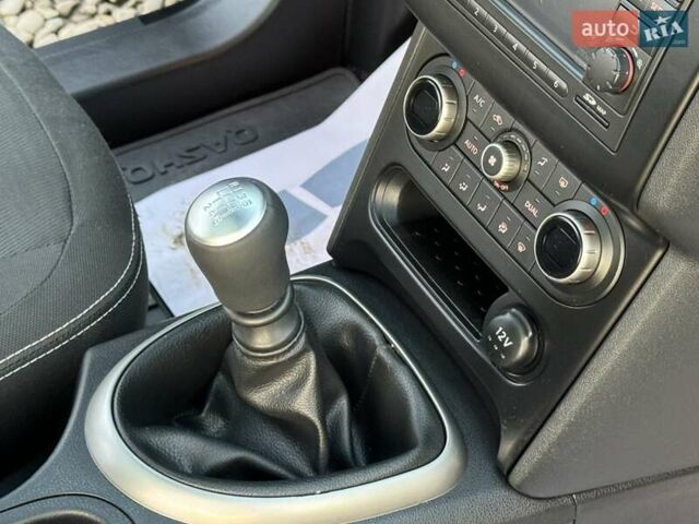 Черный Ниссан Кашкай, объемом двигателя 1.46 л и пробегом 230 тыс. км за 10500 $, фото 41 на Automoto.ua