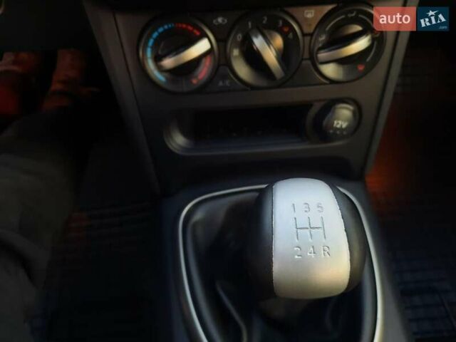 Черный Ниссан Кашкай, объемом двигателя 1.6 л и пробегом 211 тыс. км за 10800 $, фото 15 на Automoto.ua