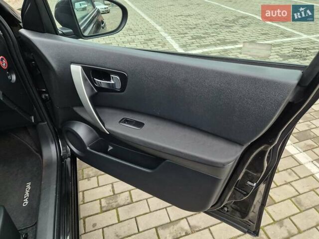 Черный Ниссан Кашкай, объемом двигателя 2 л и пробегом 108 тыс. км за 13600 $, фото 23 на Automoto.ua