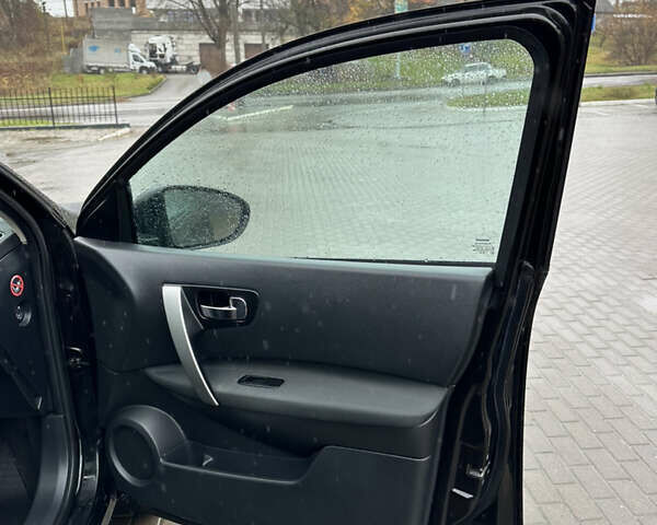 Чорний Ніссан Кашкай, об'ємом двигуна 2 л та пробігом 244 тис. км за 11500 $, фото 15 на Automoto.ua