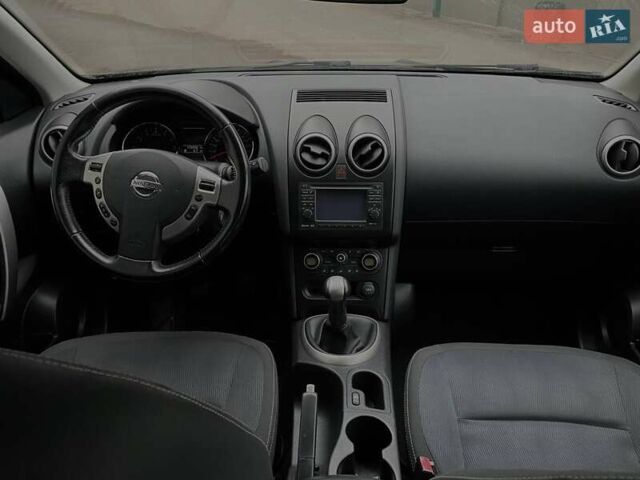 Черный Ниссан Кашкай, объемом двигателя 1.6 л и пробегом 170 тыс. км за 10699 $, фото 10 на Automoto.ua