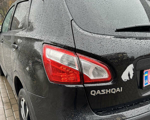 Чорний Ніссан Кашкай, об'ємом двигуна 2 л та пробігом 244 тис. км за 11500 $, фото 7 на Automoto.ua