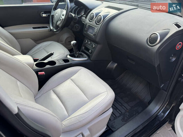 Черный Ниссан Кашкай, объемом двигателя 1.6 л и пробегом 216 тыс. км за 10999 $, фото 46 на Automoto.ua