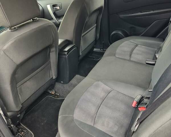 Черный Ниссан Кашкай, объемом двигателя 1.5 л и пробегом 201 тыс. км за 9950 $, фото 6 на Automoto.ua